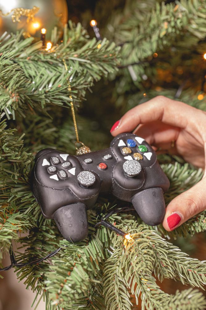 Christmas is only 2 weeks away📅

We would love to see your Christmas tree🎄
Do you have any gaming decorations? 🎮
