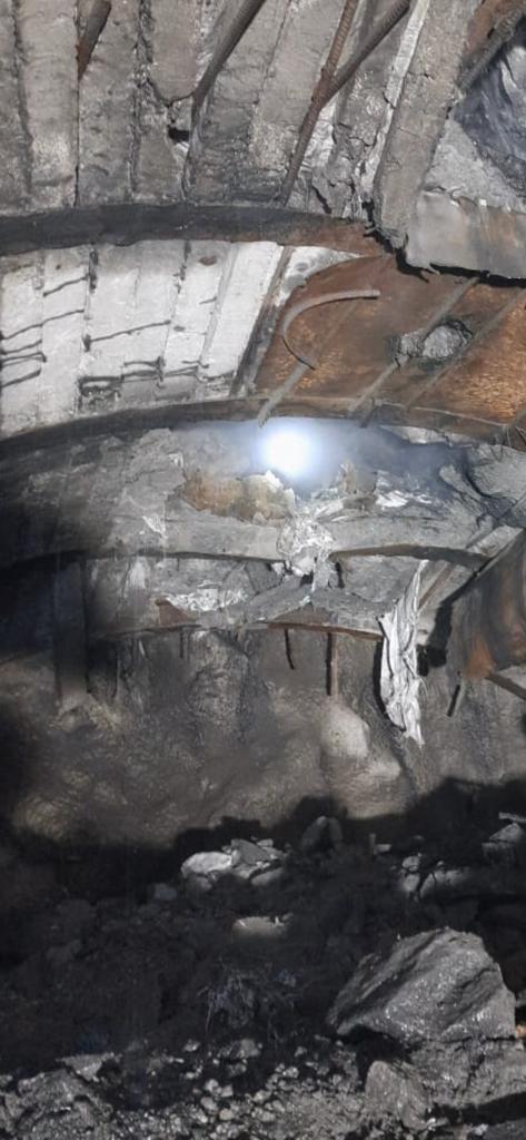 nhpcltd's tweet image. In major steps towards completing 120 MW Rangit-IV HEP (Sikkim) of #NHPC's subsidiary JPCL, Day-lighting was achieved in 5.5 m dia Vertical Pressure Shaft & at dam site, Monolithic Concreting for breast wall including trunion beam began in Bay 6 (Spillway Bay 4) on 12.12.22.