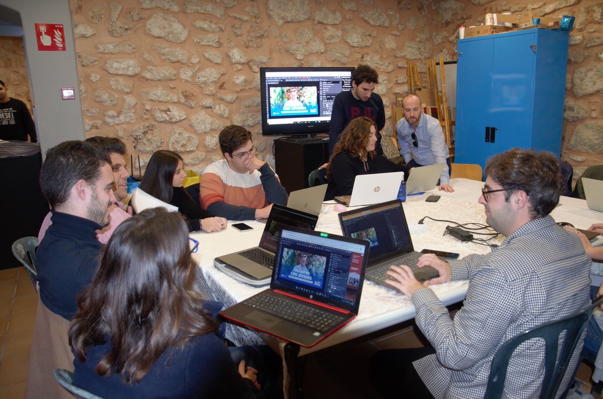 🎙️Ganar Comunicando 

🔹NNGG no se entiende sin formación. Somos juventud comprometida.

🤝🏻Muchas gracias a todos por asistir y en especial a Manolo Mata e Irene Ruiz por acompañarnos y enseñarnos el valor de la Comunicación 

💪🏼Preparados para trabajar junto a <a href="/alicantepp/">PP Provincia de Alicante</a>