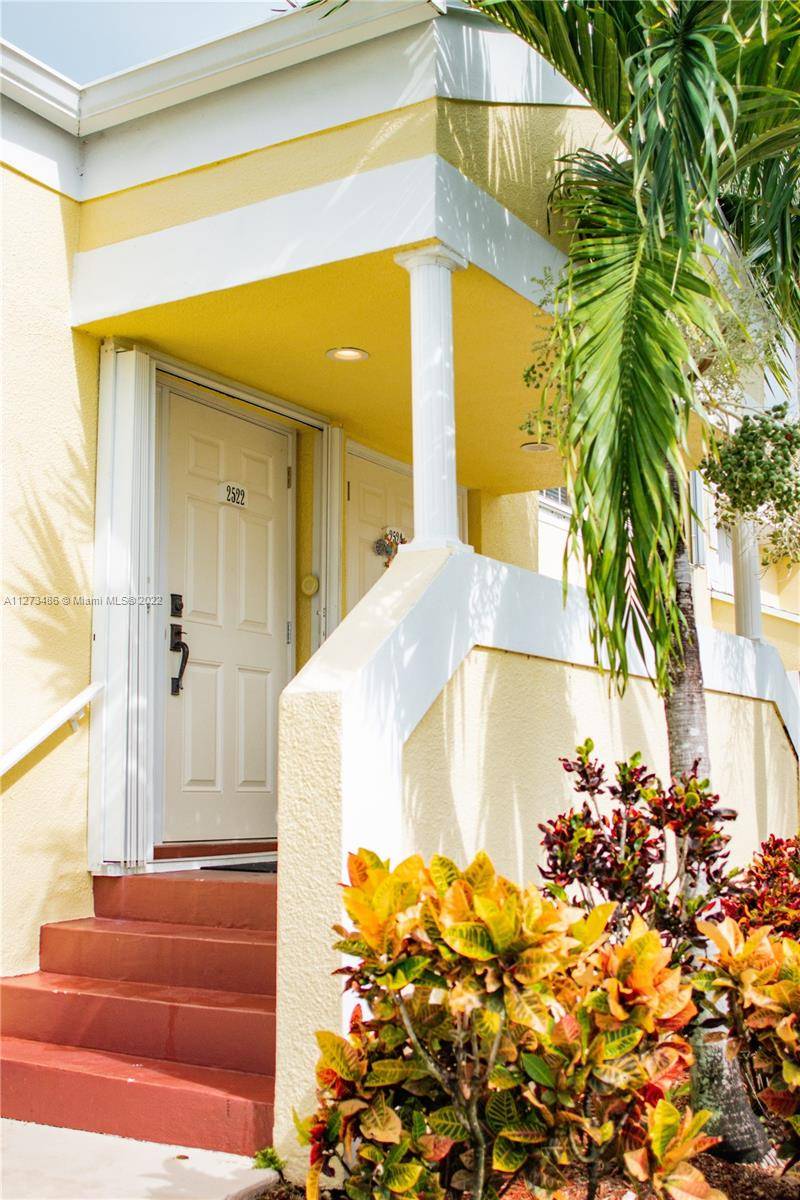 pinerotitle's tweet photo. 2522 SE 19th Pl #203-B, Homestead, FL 33035 is now under contract.
See this listing and more on my website: https://t.co/1EyPSSeYiB https://t.co/gAjnTuK9GL