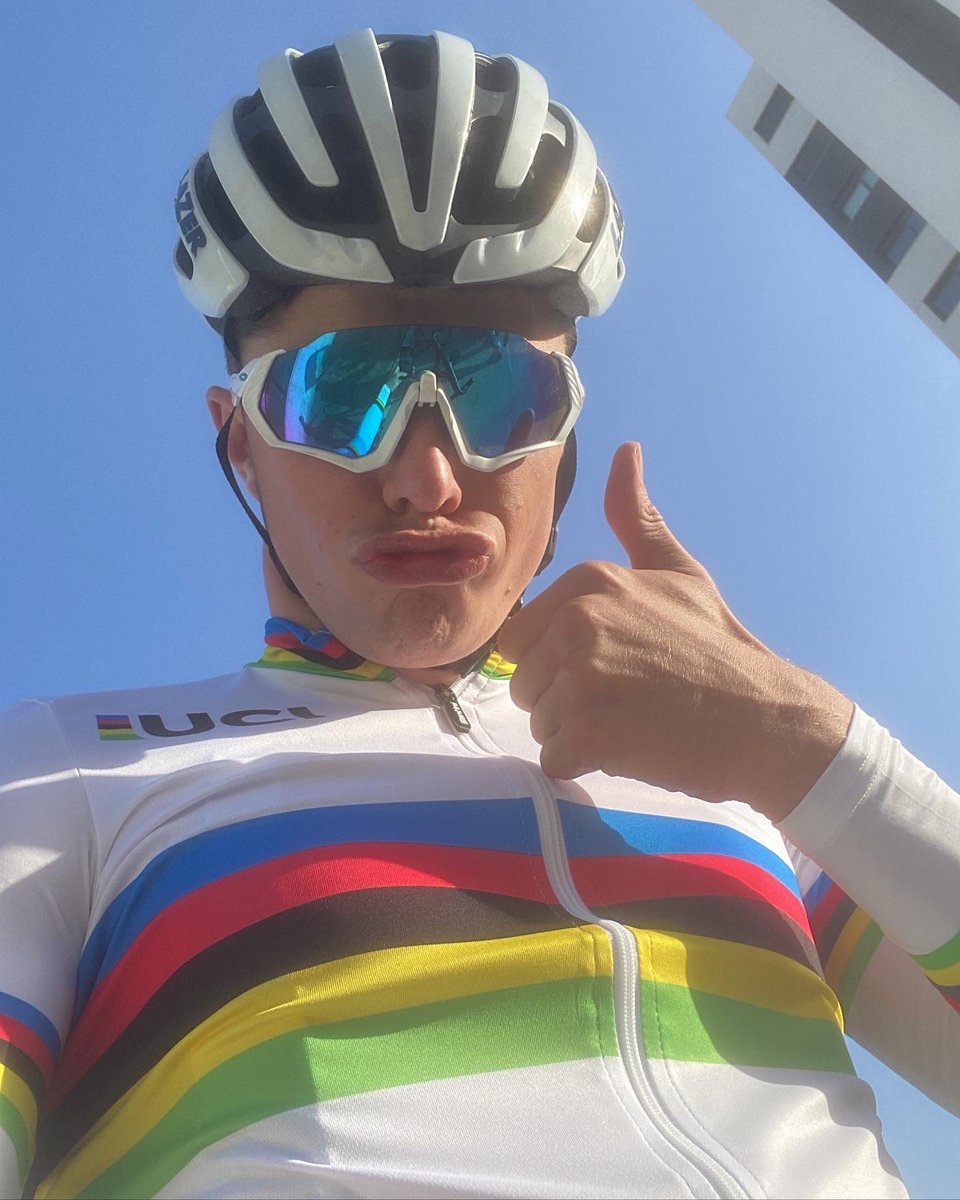 FinGparacyclist's tweet photo. ⌛️2023 Season⏳
.
Quality few weeks in Calpe fuelled on Neos building for next season! Cycling did get in the way of watching the football at tango bar but still had a really good time
.
#calpe #spain #cycling #cyclinglife #bike #bikelife #kingofcalpe #biscuitbase #gotround https://t.co/4jkBL6jTc5