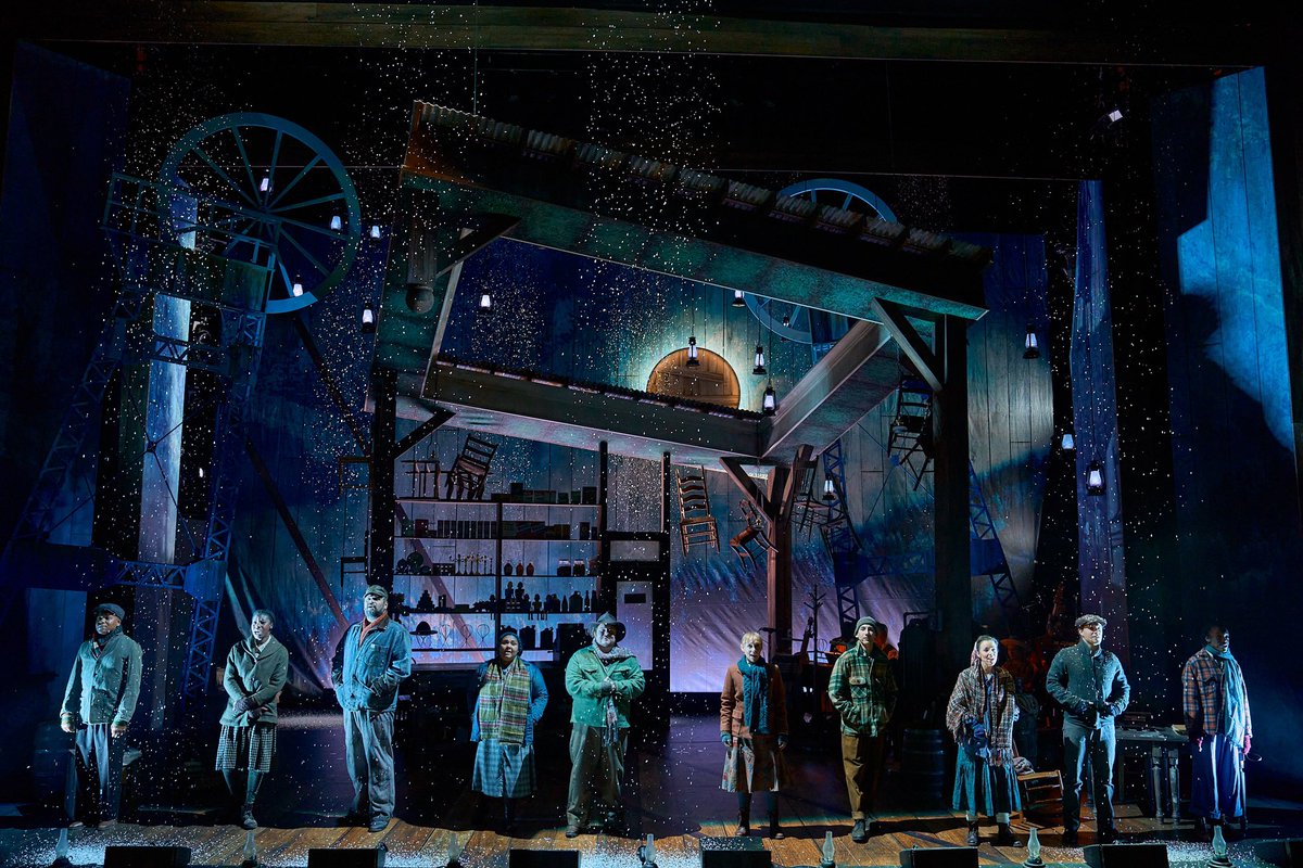 beyondcurtain12's tweet photo. Dolly Parton’s Smoky Mountain Christmas Carol @DollyPartonSMCC is now playing at @southbankcentre where it runs until January 8th.

🎟️ https://t.co/1YGOQdFIfY
📷 Manuel Harlan https://t.co/pXPrcEZwE5