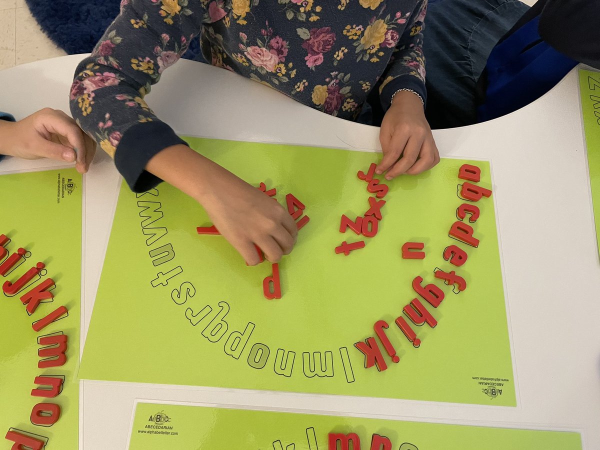 debbiemainz's tweet image. Alphabet Arc practice with my favorite first grade friends. @Cambridge_AH #phonemicawareness #alphabetknowledge