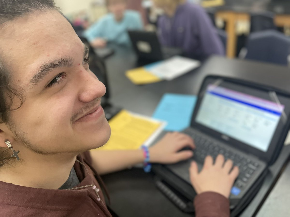 techCAREWilson's tweet photo. Exploring their interests and career paths through @MajorClarity ๐งโ๐ @kella_price @locke_kel @WillisSchools #CCR #CAREERPATHS #HSReady https://t.co/bAr8G7ZrT6