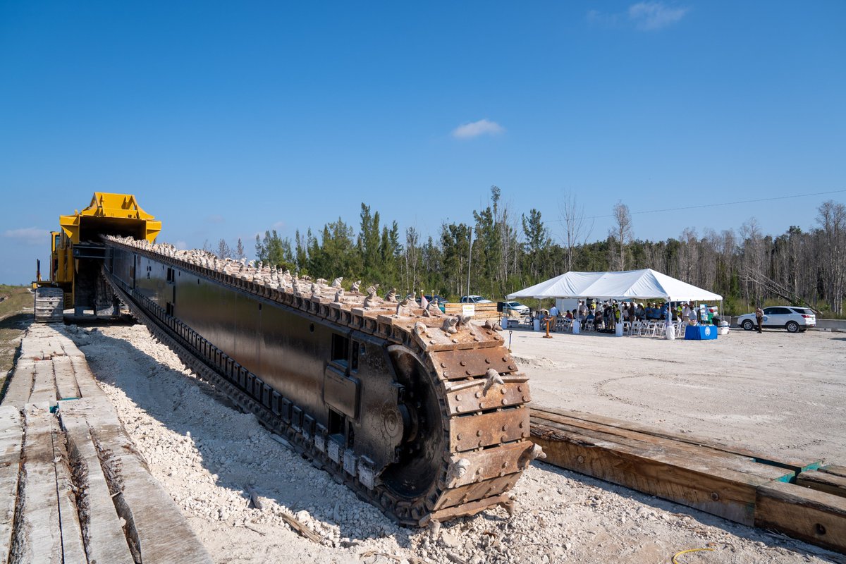 SFWMD's tweet photo. 🚧 We continue to #DoMoreNow for Everglades restoration! Today, we broke ground on a new seepage wall with @JaxStrong, @EvergladesNPS, @FLDEPNews, @MiamiDadeCounty, and more. The new underground wall supports flows of water through the Everglades &amp; mitigating local flooding. https://t.co/74u0uaKkOY