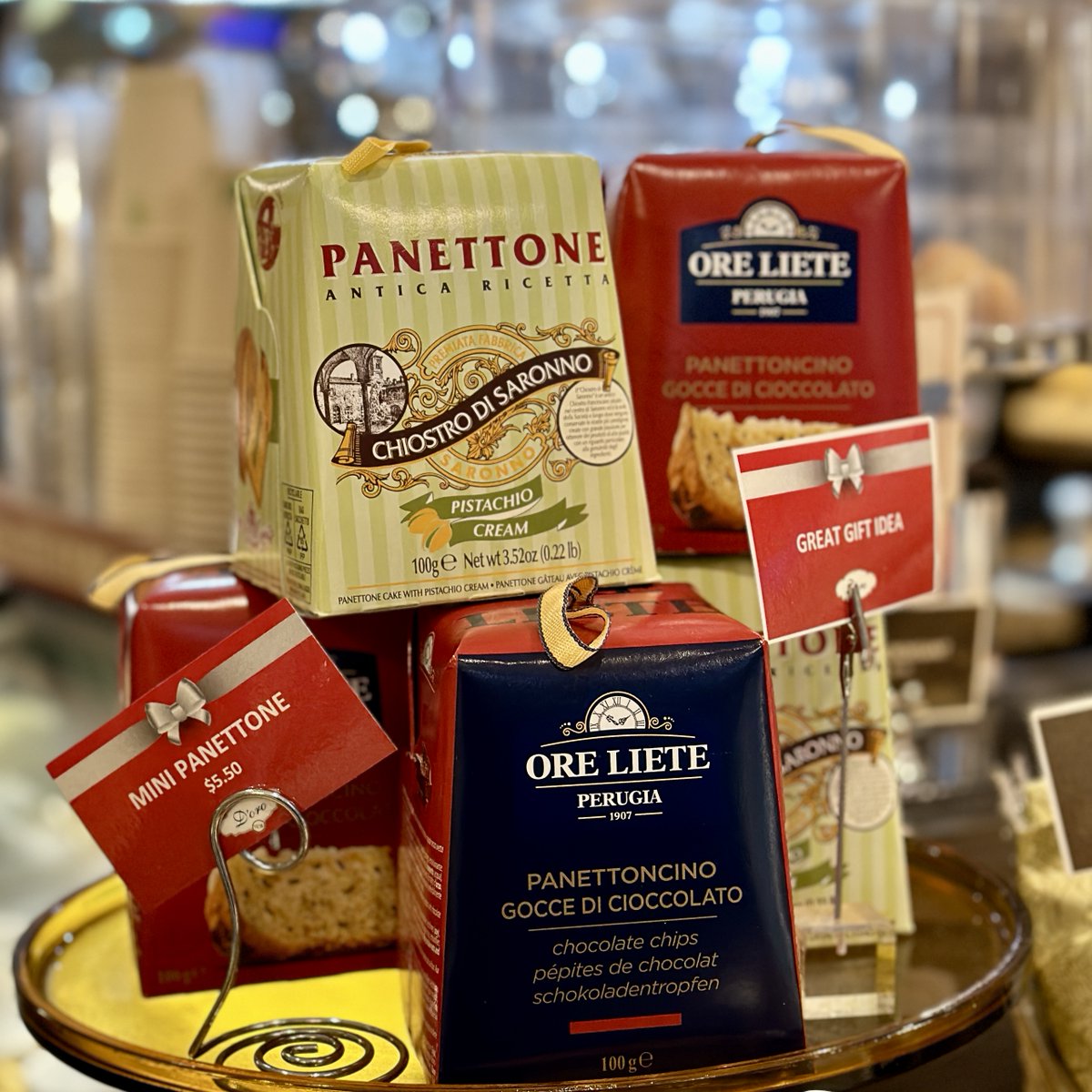 🎄🎁  From stocking stuffers to hostess gifts, Drop by your favourite D'oro 🇮🇹 for special and unique ❤️ holiday present ideas.  We have a great selection of Italian holiday gifts that are sure to surprise and delight— and maybe you'll find a treat for yourself too!! 🎅 😍