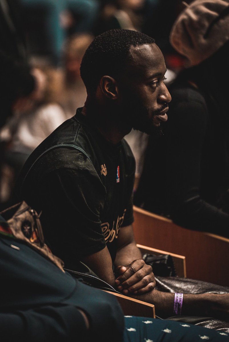 Un invité un peu spécial 👀

<a href="/JaymaxVI/">Jay</a> était présent lors du match face à Saint-Quentin pour soutenir le LMB, un club qu’il connaît bien puisqu’il a joué ici par le passé 😌