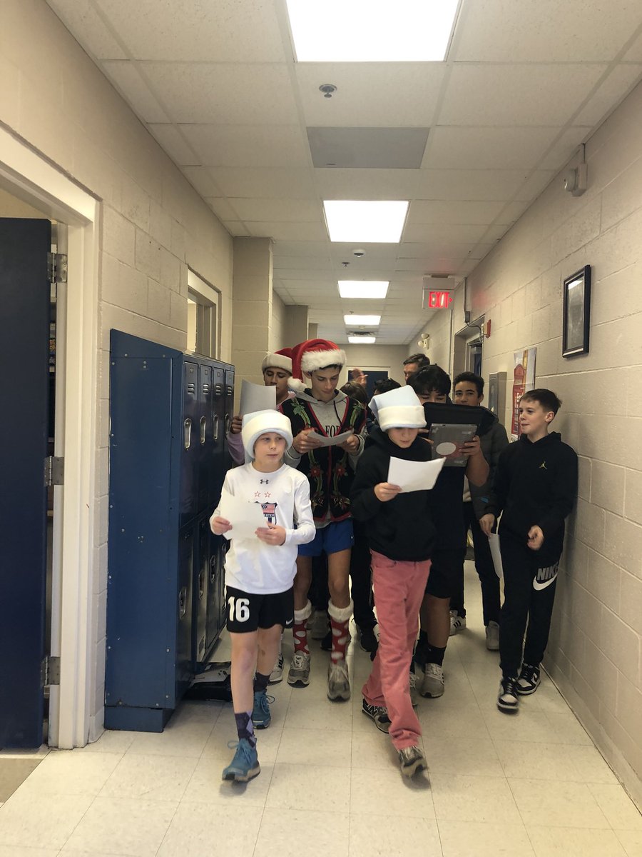 WCDS_Middle's tweet photo. Patterson group is caroling! #WCDSMiddleSchool https://t.co/ANWRFa6Vix