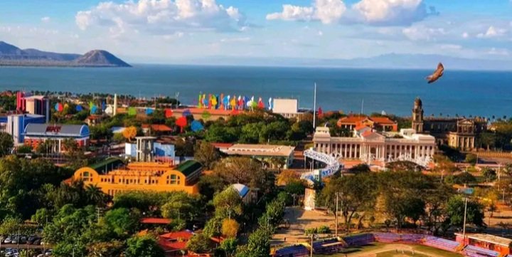 BrigitteOcamp11's tweet photo. #LoMasVistoDeLaSemana
En diciembre en Nicaragua, cuando abundan las festividades, es evidente la seguridad y la tranquilidad de la que goza el país y que los ciudadanos disponen como un invaluable patrimonio común. 
#DiciembreAlegriasFamiliares https://t.co/ZfdSJB8VMC
