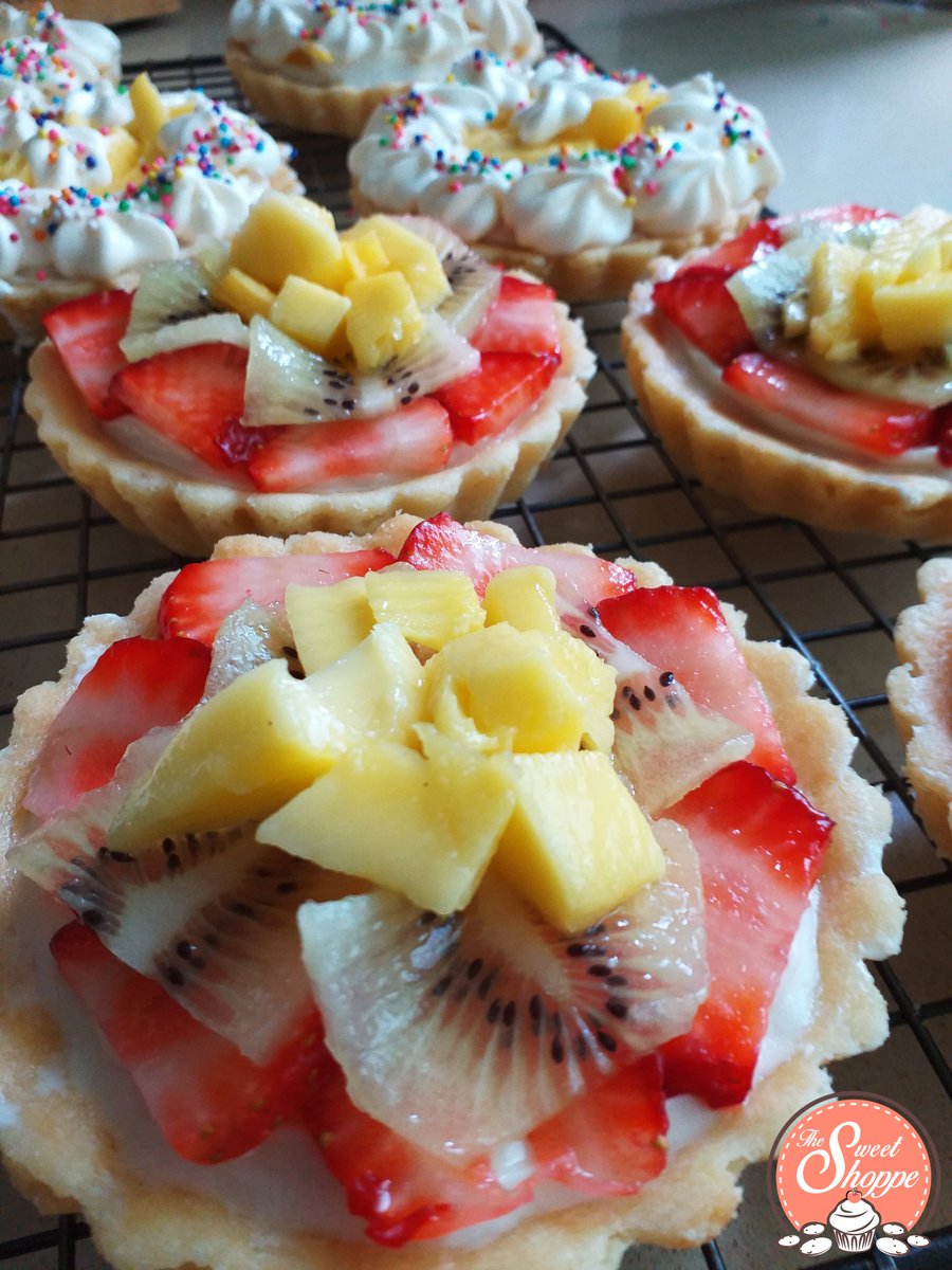 ruben_corella's tweet photo. #happyweek #sweetweek #veganfood #veganmeal #meals #chef #gourmet #frutas #cuocakes #tartitas #fruta #healthyfood #FelizSemana #happymeals #happyweek #desserts #foodie https://t.co/Mnel0fXCSS