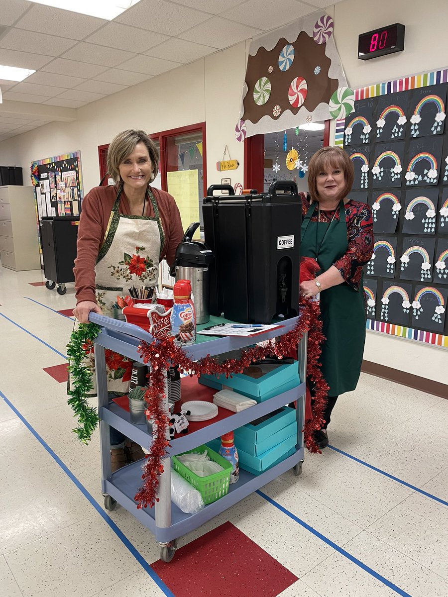 Chandler Oaks Elementary School (@elemoaks) on Twitter photo COE celebrates our 6th Day of Holiday Cheer with our drink and donut sleigh! Special thanks to <a href="/mojocoffee/">Mojo Coffee</a> Round Rock for the yummy coffee! COE celebrates our 6th Day of Holiday Cheer with our drink and donut sleigh! Special thanks to <a href="/mojocoffee/">Mojo Coffee</a> Round Rock for the yummy coffee!