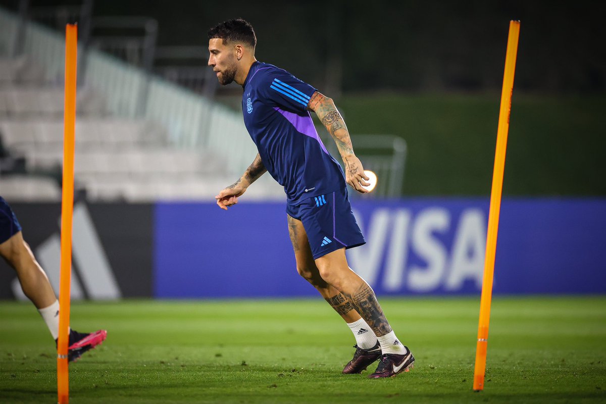 Notamendi30's tweet photo. #SeleccionArgentina 🇦🇷💪🏻🫡 https://t.co/KWUSEp4zcv