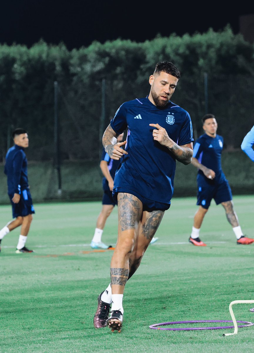 Notamendi30's tweet photo. #SeleccionArgentina 🇦🇷💪🏻🫡 https://t.co/KWUSEp4zcv
