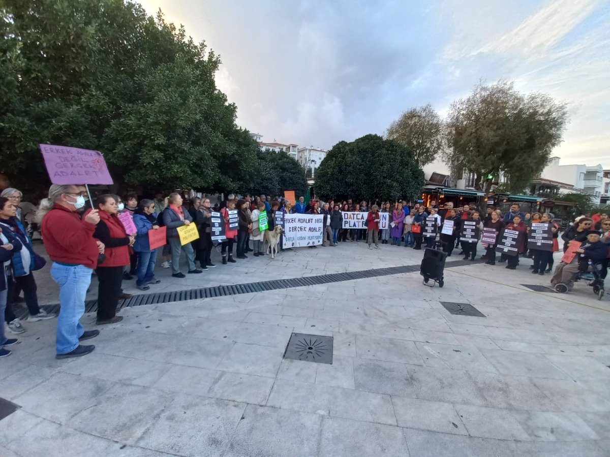 datcakadinplt's tweet image. Bugün hep birlikte #Çocukİstismarı Politiktir dedik! Unutmayacağız, affetmeyeceğiz. Hesap soracağız! Israrla, inatla ve dayanışma ile çocuklar için daha iyi bir dünya için çalışacağız.