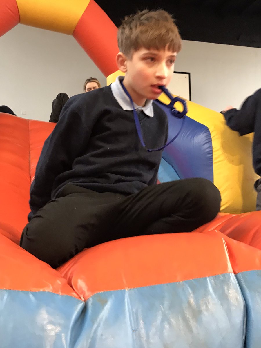MissKelly1912's tweet photo. Christmas party afternoon for class 1. 🎄⛄️ Fantastic turn taking, waiting and also looking out for our friends! Lovely afternoon with very happy children 💫 #socialskills #thisclasscan @StJohnVianneySc https://t.co/hKWEVx8vhK