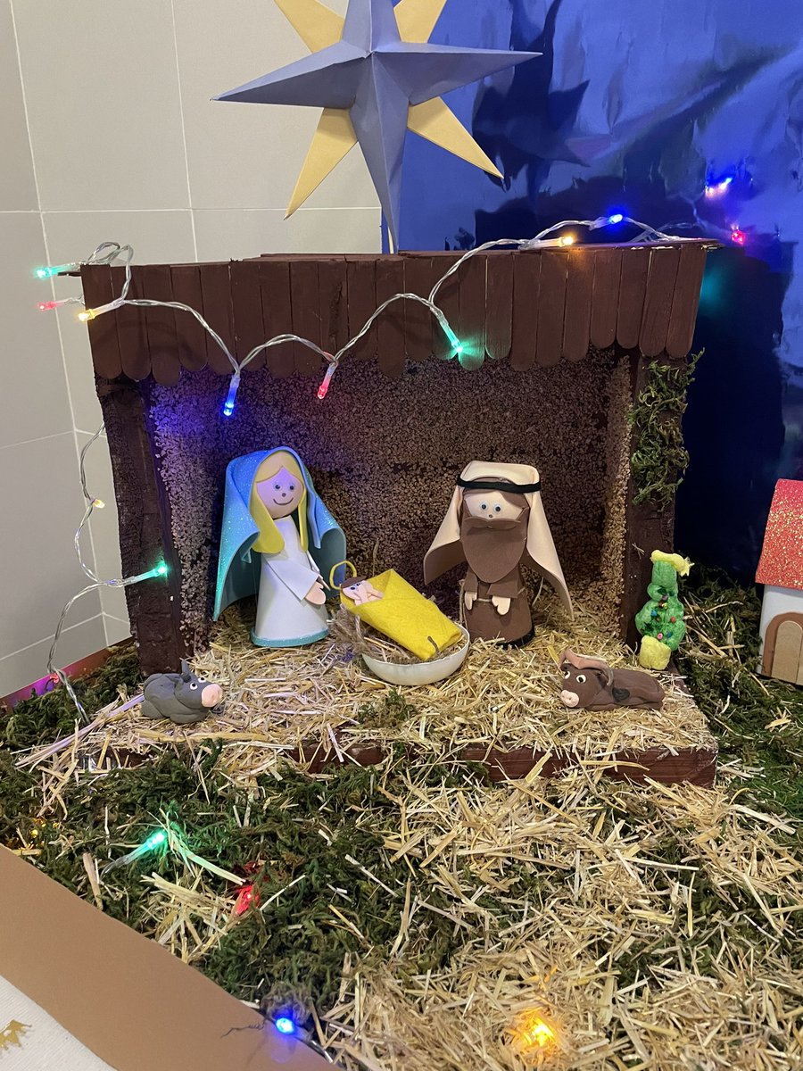 sara_bringas's tweet photo. Y el Belen de Navidad hecho con la colaboracion de todos los niños del Centro de Salud del Alisal…❤️❤️❤️❤️❤️❤️ https://t.co/hksBfSZJa1