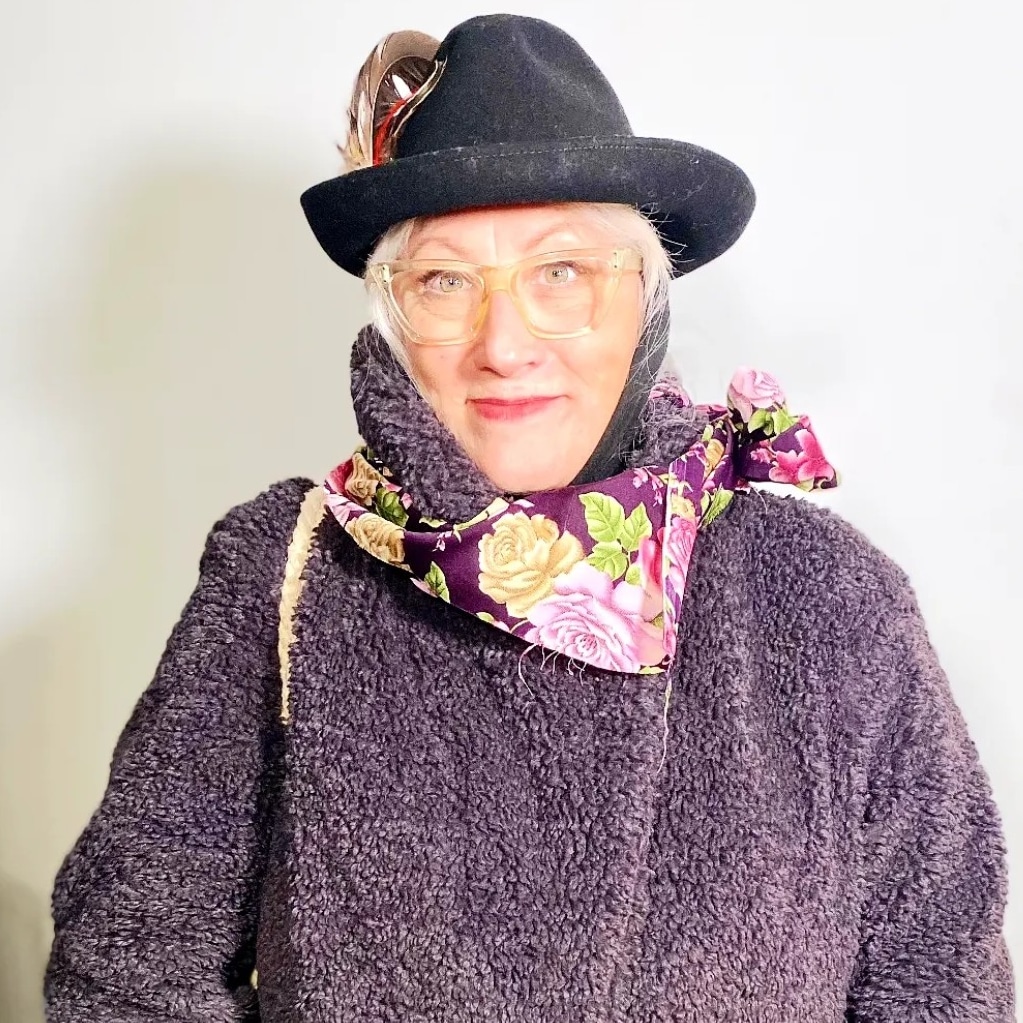 People's Company (@peoples_company) on Twitter photo Flowers flowers thousands of flowers... Adriana will explain you in more detail in BERMONDSEY REVOLUTION at the Brand New theatre <a href="/swkplay/">Southwark Playhouse</a> in January 2023
⬇️tickets⬇️
southwarkplayhouse.co.uk/productions/be…
#swkplaybermondseyrevolution #bermondsey Flowers flowers thousands of flowers... Adriana will explain you in more detail in BERMONDSEY REVOLUTION at the Brand New theatre <a href="/swkplay/">Southwark Playhouse</a> in January 2023
⬇️tickets⬇️
southwarkplayhouse.co.uk/productions/be…
#swkplaybermondseyrevolution #bermondsey