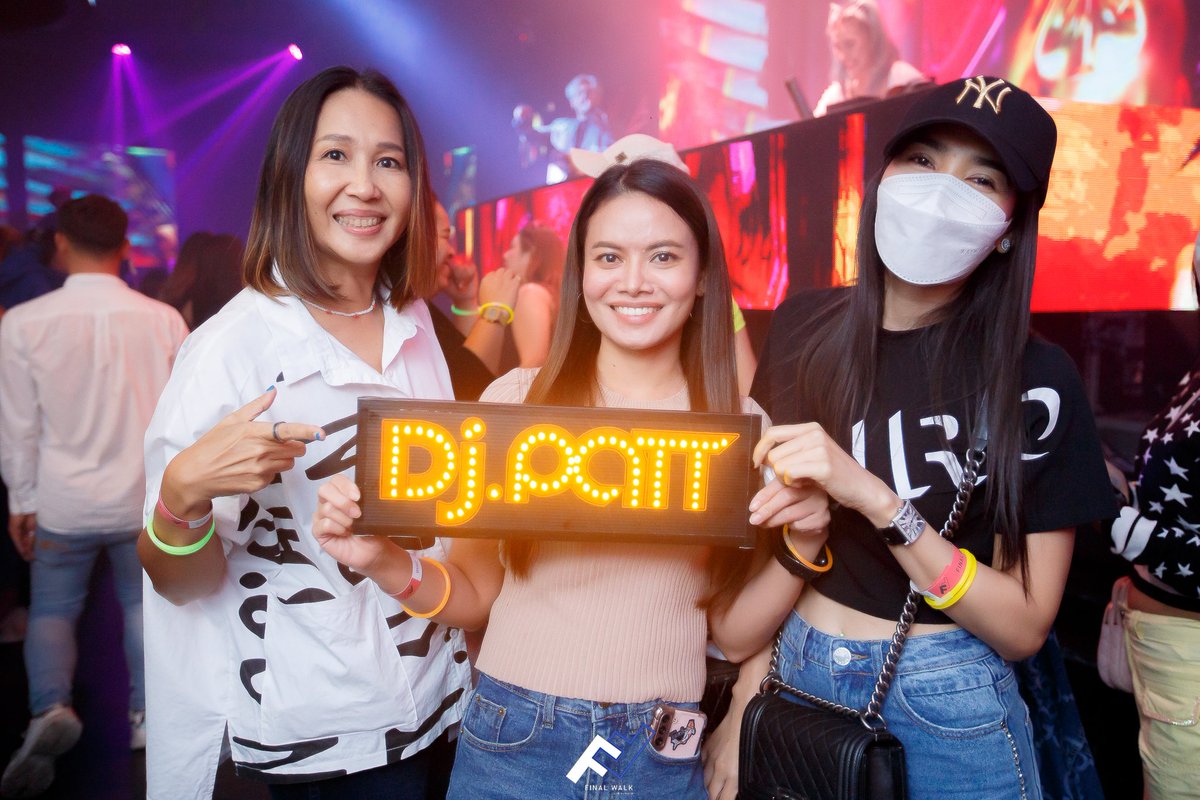 namzzaz's tweet photo. แก๊งสำออย สาขารัชดาโหวกเหวกกันหน่อย #DJPATT https://t.co/vGR48vnew8