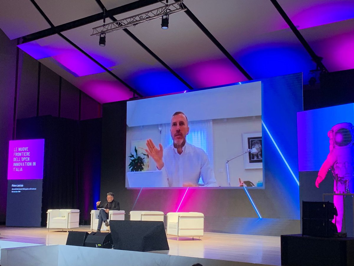 "TIM guida la trasformazione digitale dell'Italia e mette asset e competenze al servizio dello sviluppo di imprese, PA e cittadini. 
Con #TIMSmartCityChallenge costruiamo l'ecosistema per realizzare città sempre più intelligenti e sostenibili."
Pietro Labriola, AD di TIM
#SIOS22