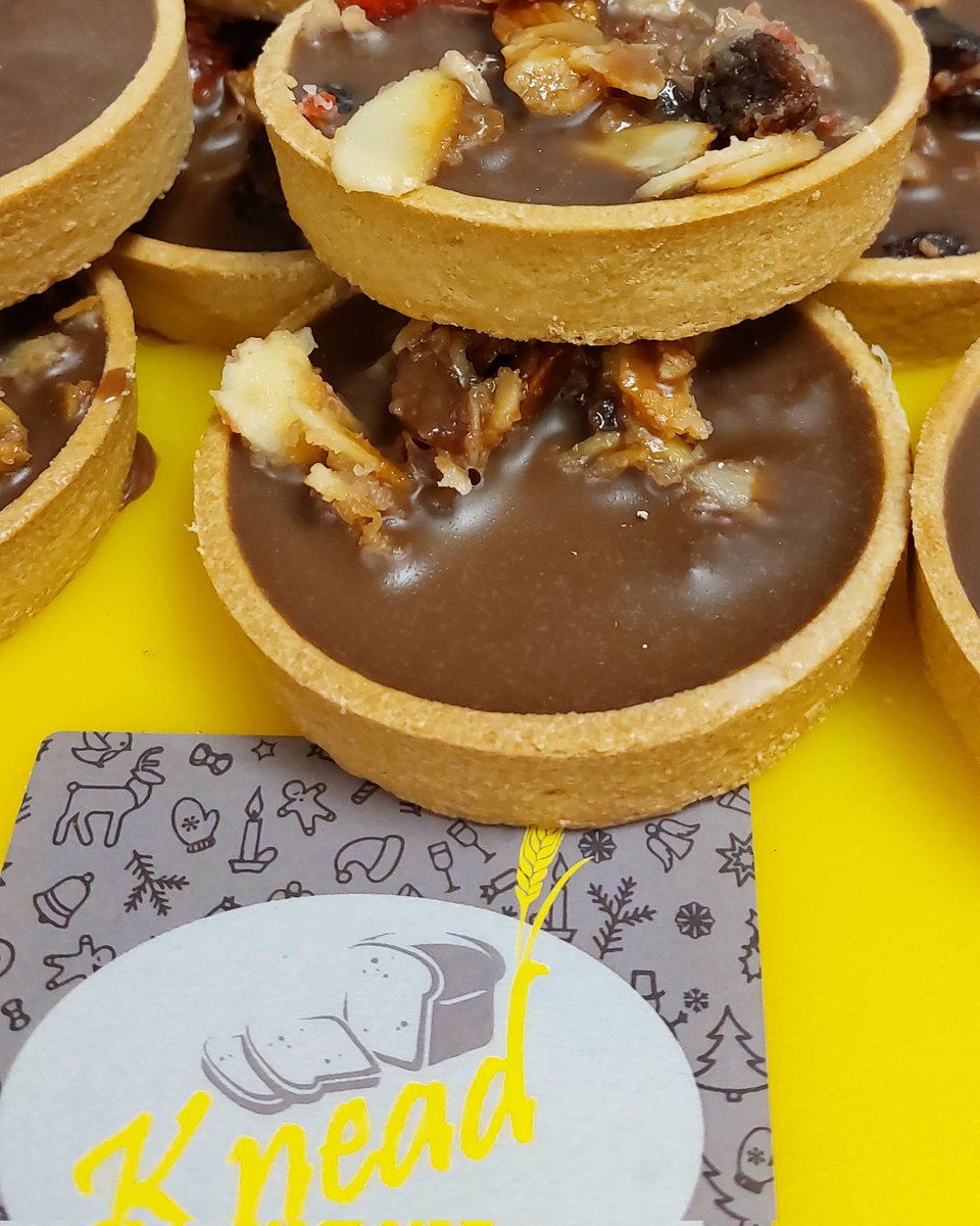 Florentine ganache tartlets 
With Californian almonds, Turkish sultanas and French cherries 
Ganache with cream from <a href="/farmviewdairies/">farmviewdairiesni</a>, @Ballyrashanebutter and Belgian milk chocolate

#Supportlocal #Loveard #Smallbusiness  #Essentials #madefromscratch
#madewithlove #countydown
