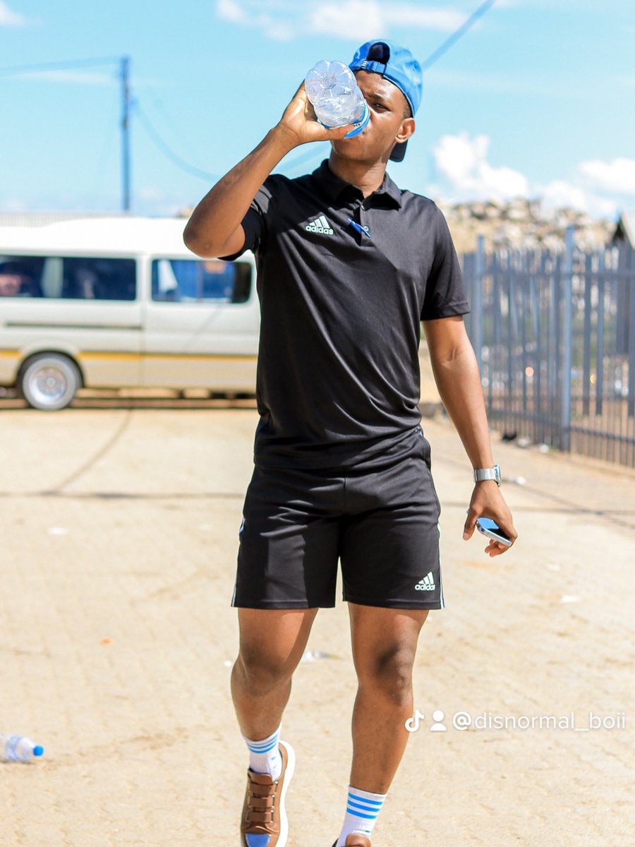 Drink water before you fall into people’s relationships #GiantsAreComing