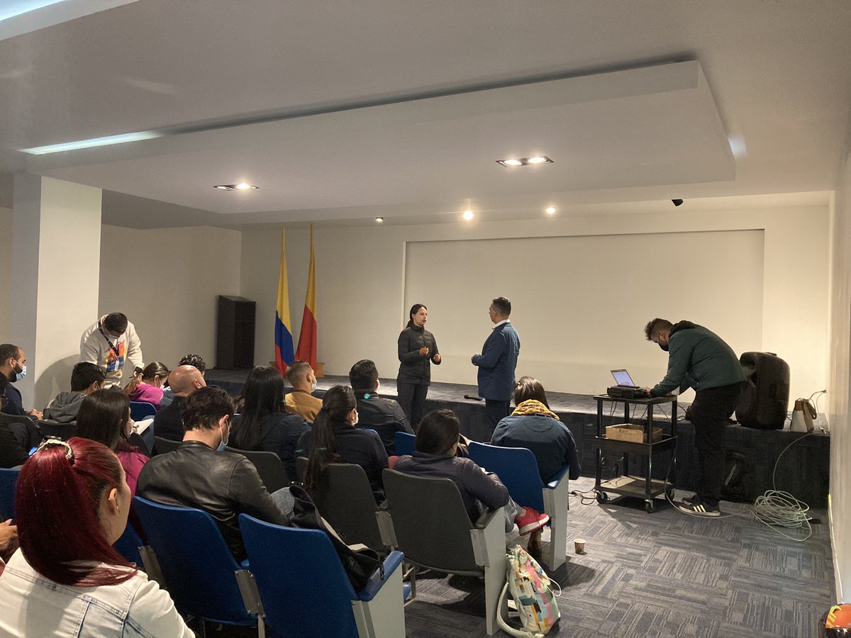 dianisroma's tweet photo. Fortaleciendo conocimientos de profesionales en medicina y enfermería de nuestro Modelo de salud desde la Ruta de Promoción y Mantenimiento convenio 0009!!! https://t.co/HxFdQMJvGg