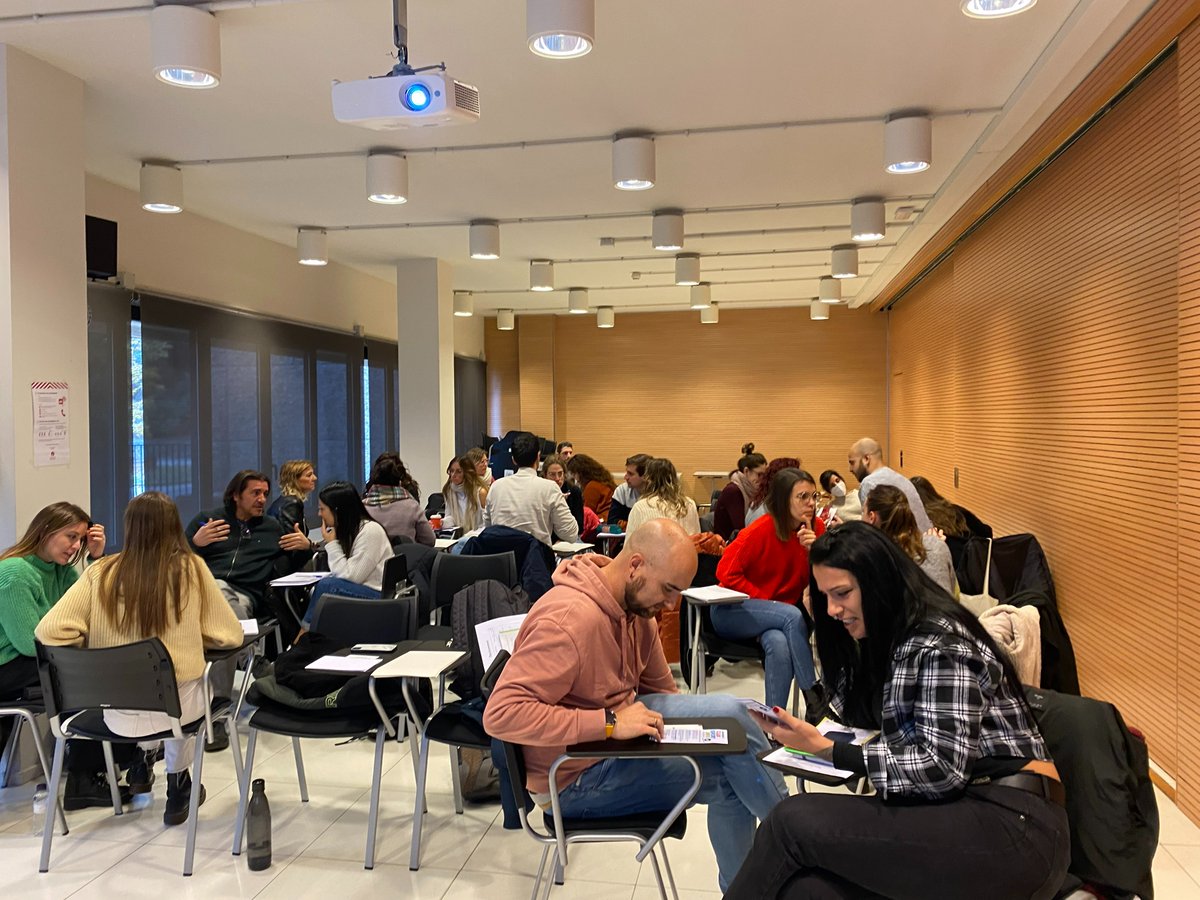 📷Avui hem iniciat el curs 𝗖𝗮𝗽𝗮𝗰𝗶𝘁𝗮𝗰𝗶𝗼́ 𝗘𝘀𝗰𝗼𝗹𝘁𝗮 𝗝𝗼𝘃𝗲 𝗱𝗲 𝗺𝗲𝗱𝗶 𝗼𝗯𝗲𝗿𝘁 per donar eines als i les #professionalsjoventut d'ajuntaments de la fase pilot del Programa #EscoltaJove (municipis + de 20.000 habitants) impartit per David Abellán.