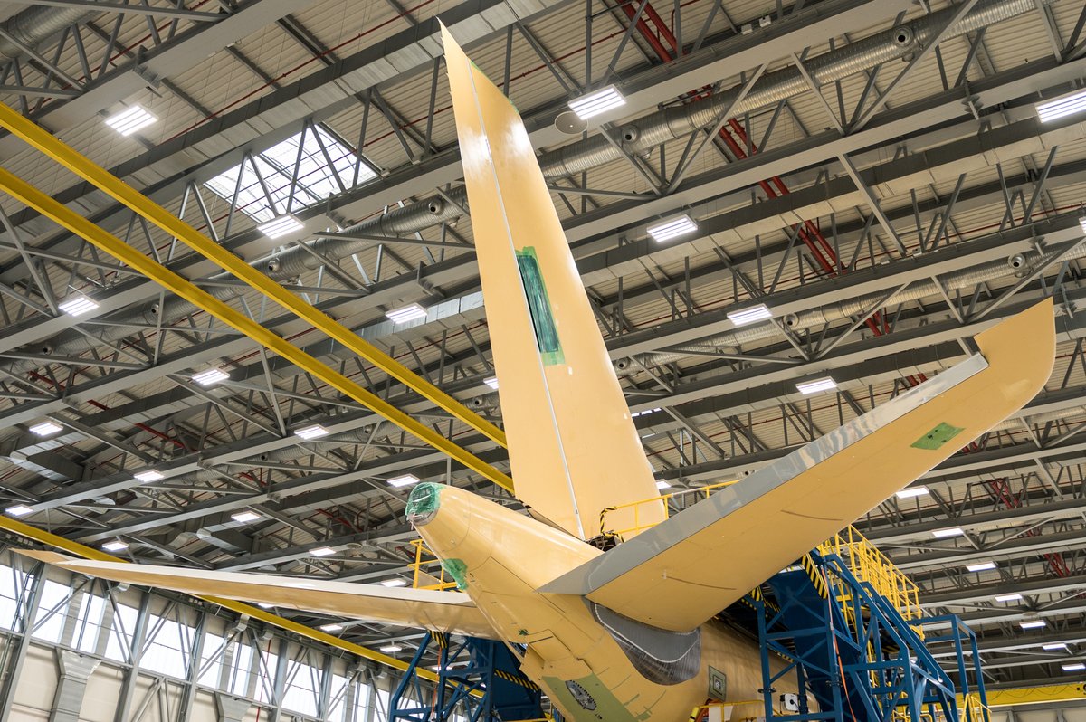 AirbusDefence's tweet photo. Behind the scenes at #AirbusTMB: A tour of the #A330MRTT Final Assembly Line where the aircraft undergo conversion &amp; are equipped with air-to-air refuelling hardware among other parts. https://t.co/YaHANLnIUs