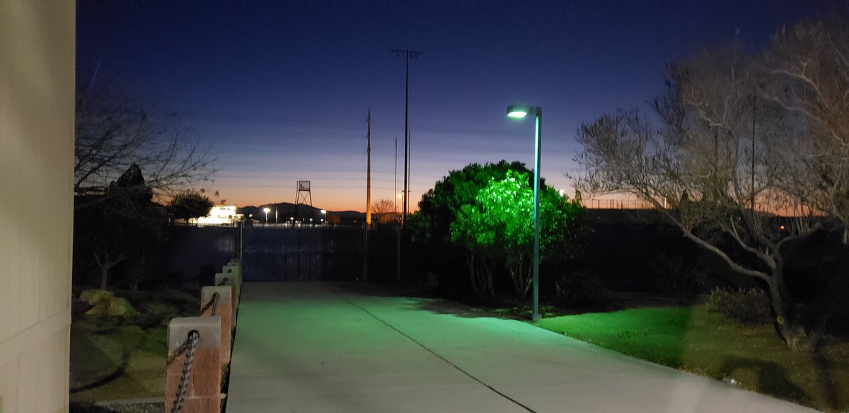 vincefields1's tweet photo. #desertsunrise
#viewfromp2
#maybetoday
#hopefullytoday https://t.co/VxvPjbAkPy