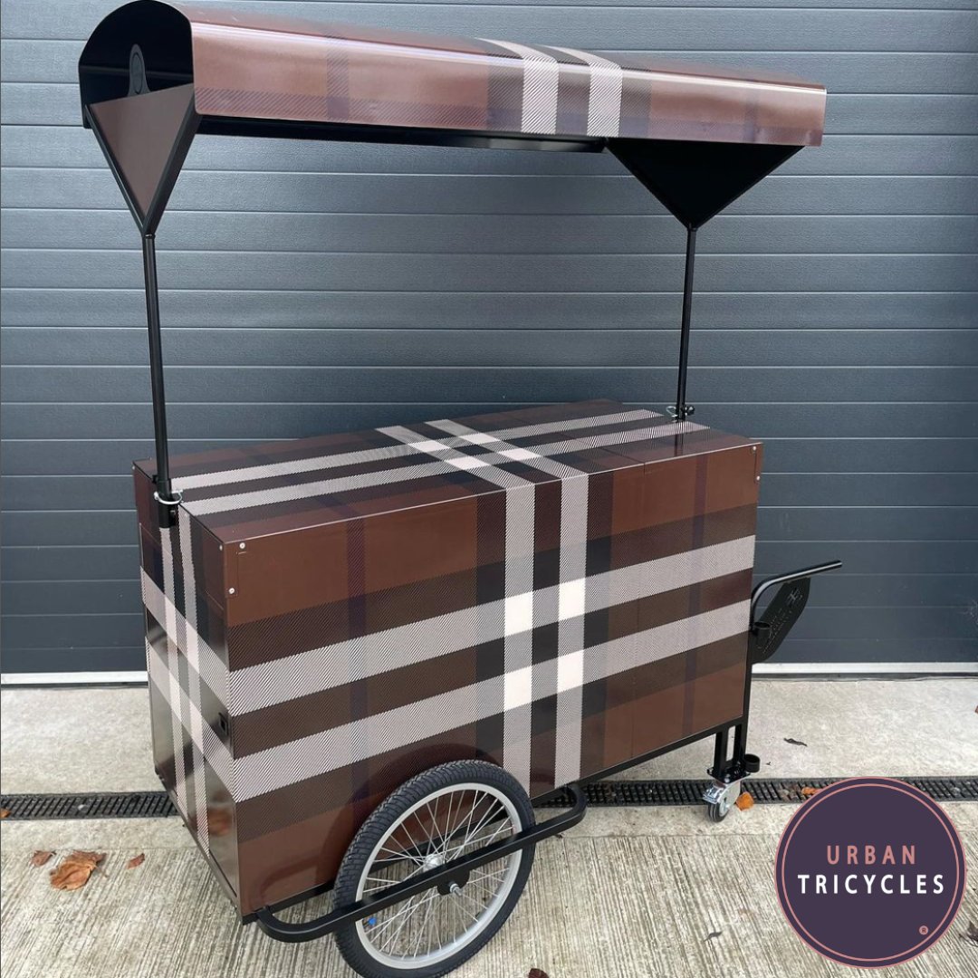 Urbantricycles1's tweet photo. Bet you can't guess who we built this cart for!
πhttps://t.co/FJzgLumMkt
#coolercart #coolerbike #mobilevending #promotion #marketing #businessonbikes #icecreambike #icecreamcart #madeinbritain #coffeecart #coffeetricycle #cargobikes #bespoketrikes #PR #events #forhire https://t.co/SU4jsNcFIj