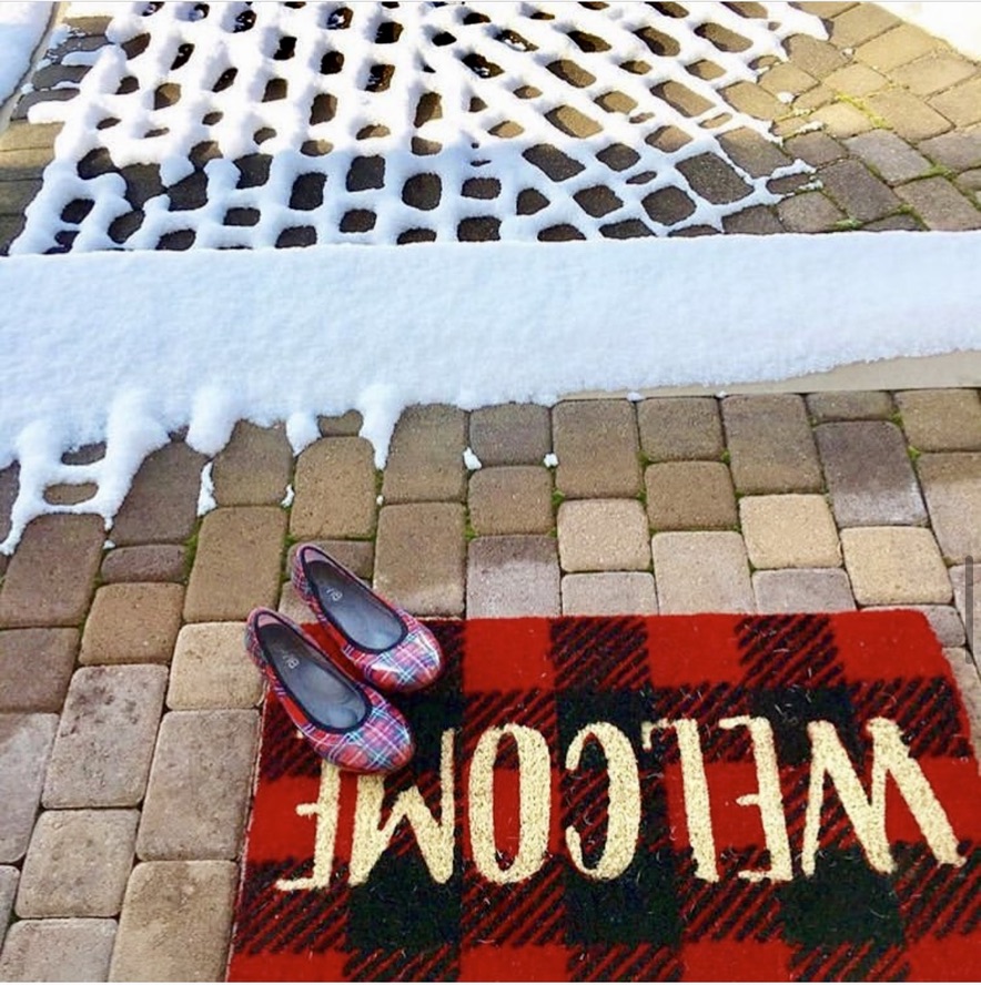 Always be festive and fun with our Ja-Vie flats!