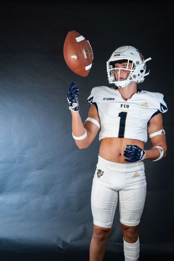 Rylan Hale tweet media