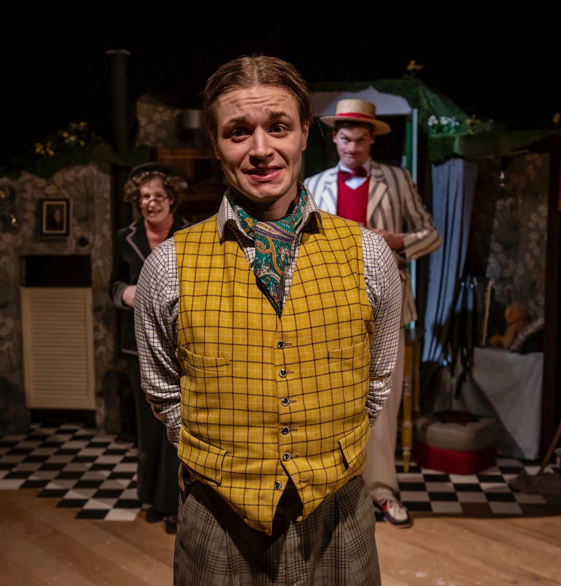 SaraGreenPR's tweet photo. Are you writing about #thingstodoinsuffolk this Christmas? We’d love you to help spread the news of @red_rose_chain #ChristmasShow, ‘The Wind in the Willows’ on at The Avenue in #ipswich until New Year. @Eastmagazines @EADT24 @ipswichstar24 @buryfree @SuffolkWire @suffolkmag https://t.co/yN1JXPzcBO