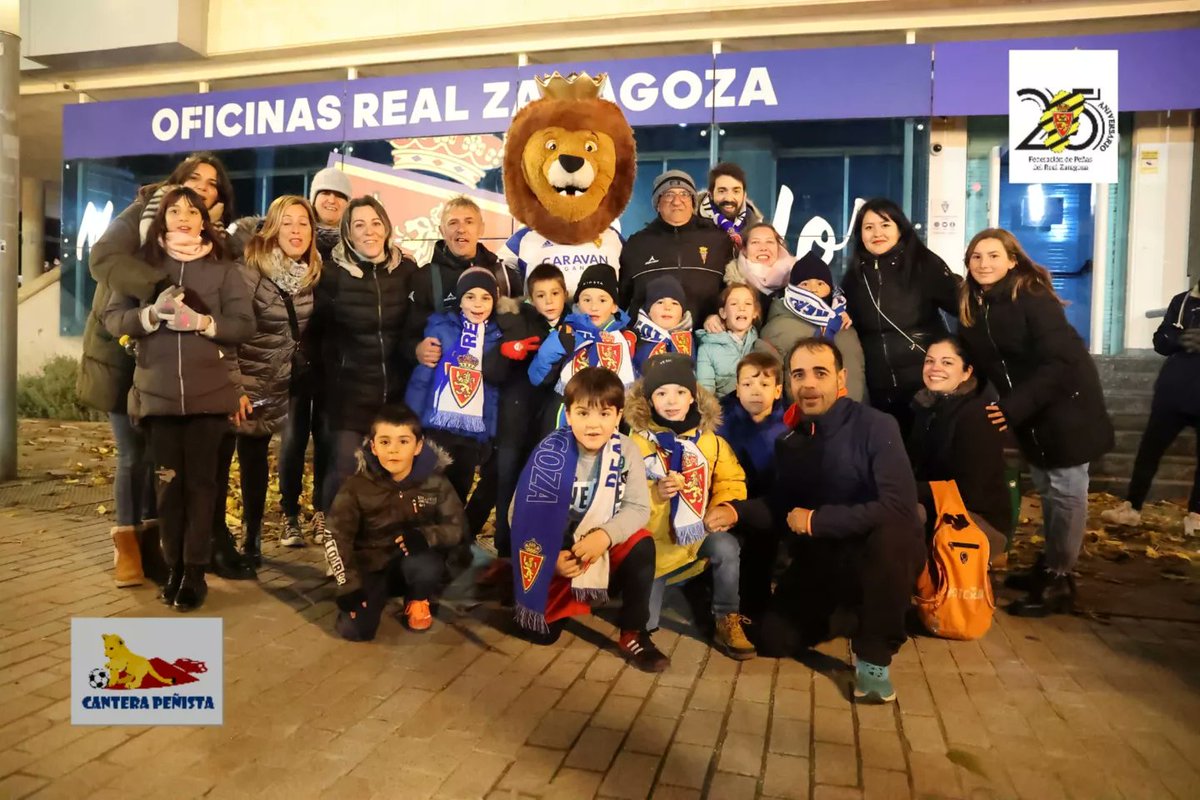 ZarpaMascota's tweet photo. En el día del #RealZaragozaHuesca la #canterapeñista estuvo representada por #pzTudor y #pzcorazóndeleón. #zarpa #FPRZ. https://t.co/osS4hgtzTs