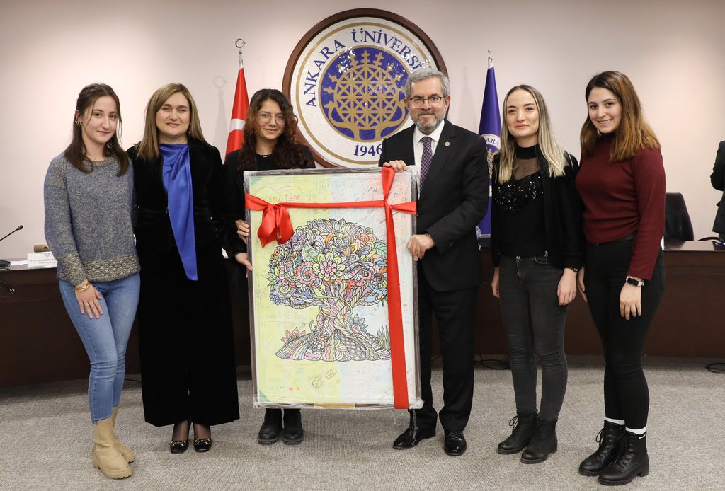 III. Atölye Çalışmalarımızın öğleden sonraki oturumunda Sağlık Bilimleri Fakültemiz Dekanı, yöneticileri ve bölüm başkanlarından yapılanları, yapılacakları ve geleceğe dair planlarını dinledik. <a href="/Ankara_Saglik/">Ankara Üniversitesi Sağlık Bilimleri Fakültesi</a>