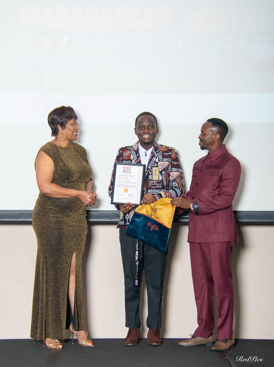 benkivuMD's tweet photo. 2022 has been a great year of learning. One of my best moments was completing @_ARASAcomms year-long Training and Leadership Program (TaLP) on SRHR, HIV, and human rights advocacy in Southern and East Africa alongside 36 incredible young leaders from 18 different countries! https://t.co/JQ1DQX50N2