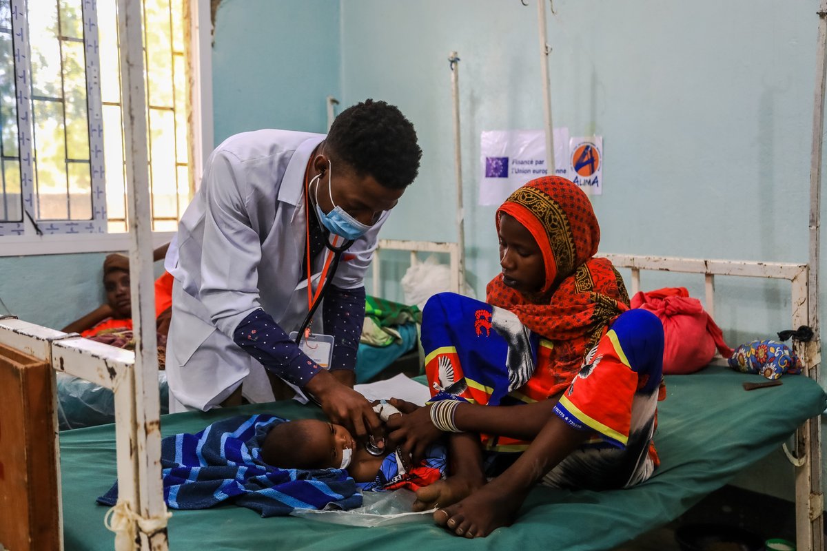 ALIMA_ORG's tweet photo. Last year, more than 3 million people had access to care thanks to the efforts of our teams.
📷 Daniel Beloumou / ALIMA
#ALIMAngo https://t.co/8C7BvRIqxM