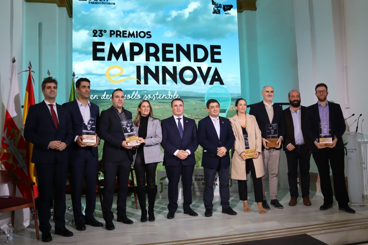 JaenIndustria's tweet photo. ✅ @dipujaen entrega los Premios Emprende e Innova en Desarrollo Sostenible a Aceites Guadalentín, Pretersa, Parking autocaravanas “La Serradora”, Yegles Innovation Technologies e @Innovasur, las dos últimas pertenecientes a "Jaén por Industria"

https://t.co/OaC1FvX5vG https://t.co/hy8QjrqBIh