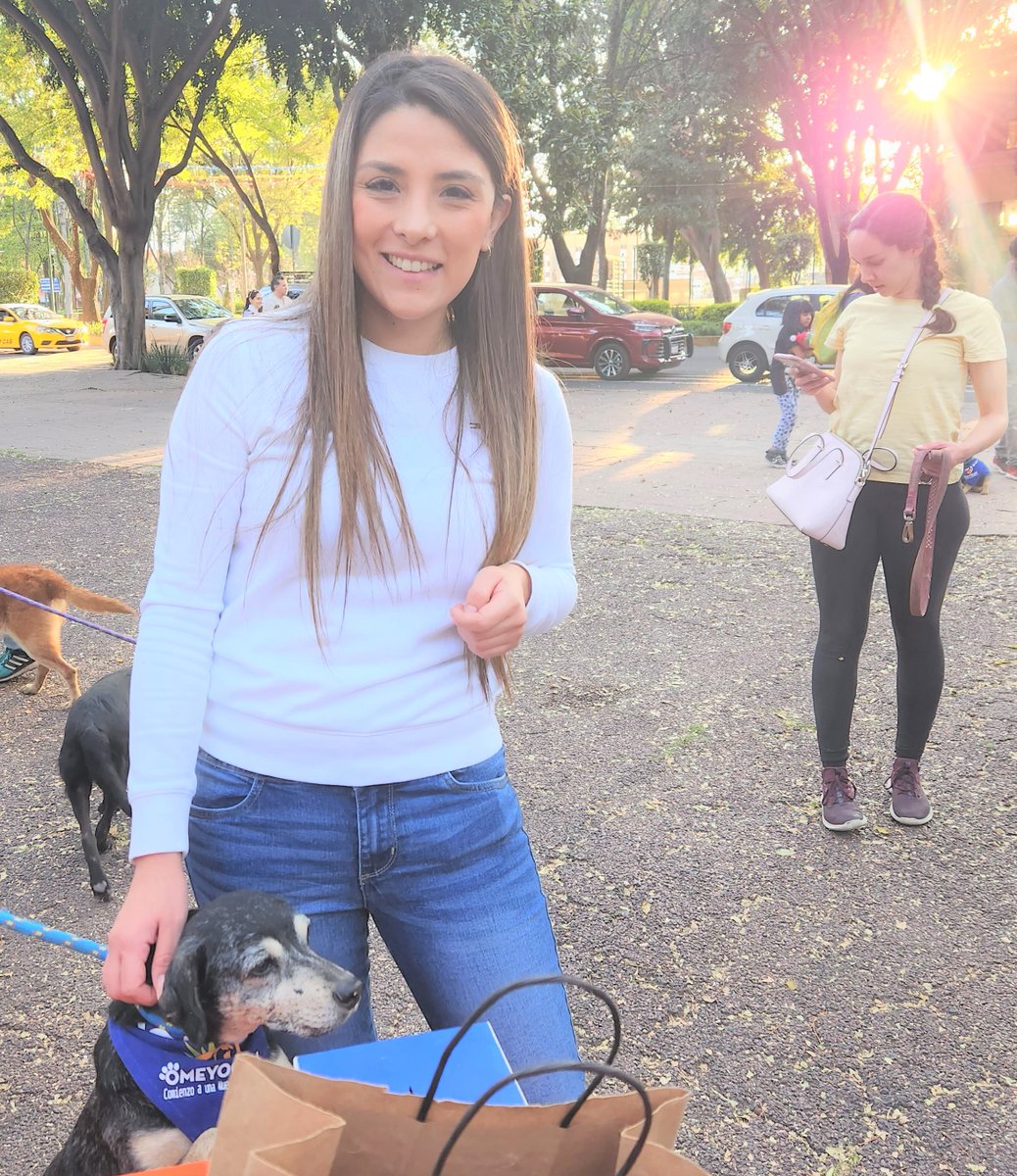 OMEYOCANAC's tweet image. Muchas ❤#gracias a nuestros 👼que vinieron a traer los 🎁para nuestros 🐕omeyocanitos y hacer la diferencia para llegar al 🐾Refugio contentas con 🍖#Croquetitas y otras cositas para ellos.

Les❤#agradecemos enormemente su ✅participación y compañía.

¡¡ 🐶 Lengüetazos !!