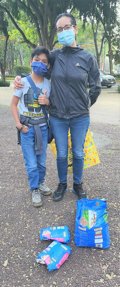 OMEYOCANAC's tweet image. Muchas ❤#gracias a nuestros 👼que vinieron a traer los 🎁para nuestros 🐕omeyocanitos y hacer la diferencia para llegar al 🐾Refugio contentas con 🍖#Croquetitas y otras cositas para ellos.

Les❤#agradecemos enormemente su ✅participación y compañía.

¡¡ 🐶 Lengüetazos !!