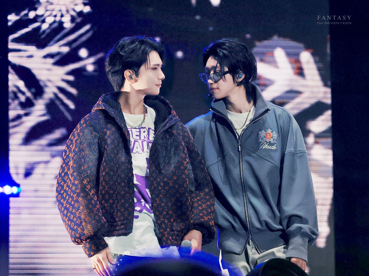 17s_fantasy's tweet photo. 221210 LA3C

🎤 &amp; 🕶️

#세븐틴 #조슈아 #디에잇 #SEVENTEEN #JOSHUA #THE8 https://t.co/WD0Q2J353i
