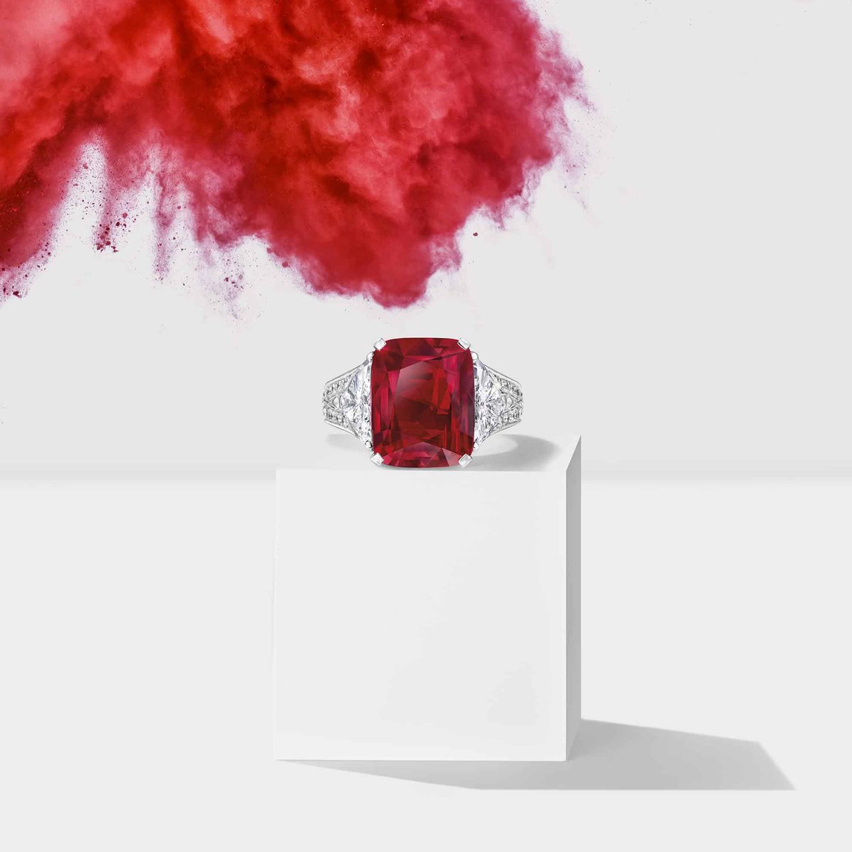 c_darvill_'s tweet photo. Jonathan Knowles expertly captures the opulent essence of Graff Jewellery through his meticulous attention to detail and innovative vision.
@StudioKnowles https://t.co/IBIIcwtKhi