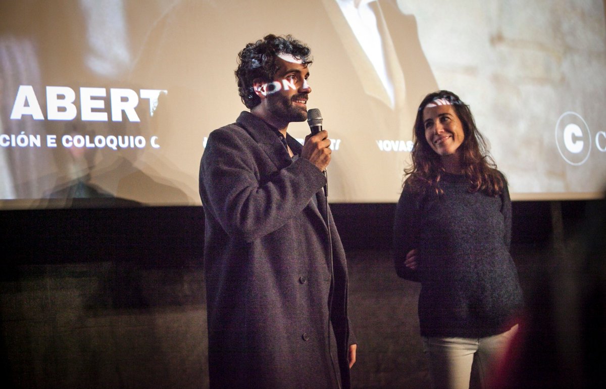 ❤️‍🔥 Felices con la gran acogida que ha tenido #OCorpoAberto en las salas este primer fin de semana
🔥 Un placer acercar el equipo técnico y artístico al público
✨ ¡Gracias a todas las salas!

¡Ya en cines! 🎟

#cuerpoabierto #thriller #cineespañol #cinegalego #ÁngelesHuerta