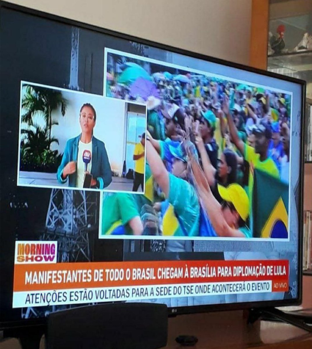 crisdemarchii's tweet photo. Mídia Podre😡 https://t.co/0t5pVGoDM6