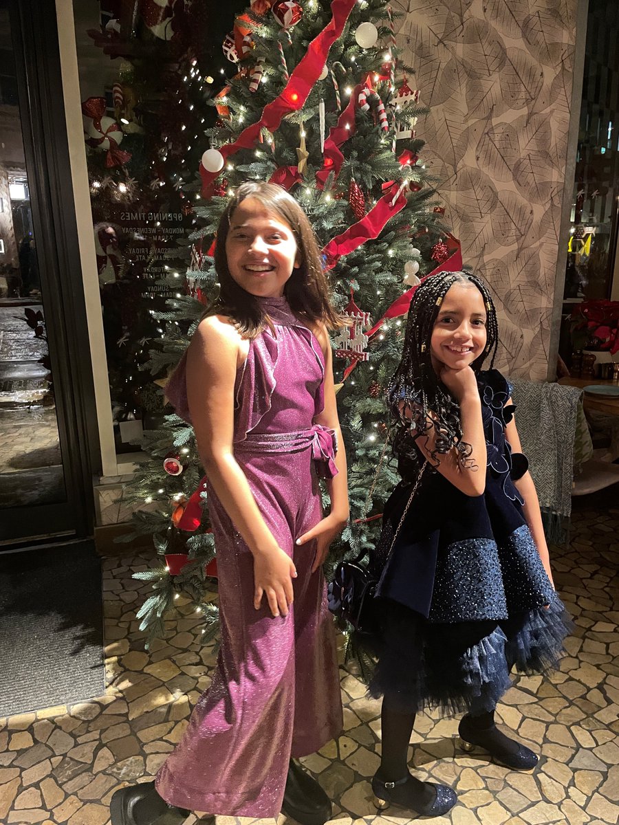 MacqueenBilly's tweet image. .@BAFTA winning night – our girls sparkled! ✨ 
Stream #lovelylittlefarm on @AppleTV+ #BAFTAcyp