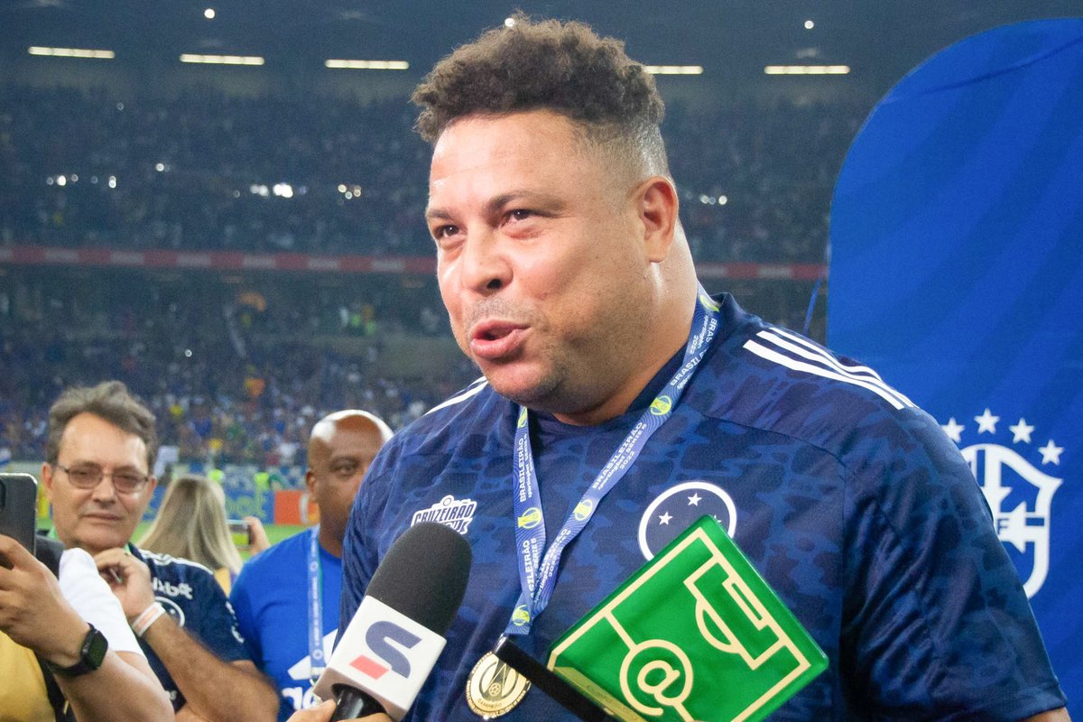 ActuFoot_'s tweet photo. Ronaldo : « Mon pronostic, c'était une finale France-Brésil. Le Brésil n'est plus là... Mais la France confirme à chaque match qu'elle fait partie des favoris. Je crois même que c'est le grand favori. » 🇫🇷 

(@lequipe) https://t.co/Fpakzy0XAz
