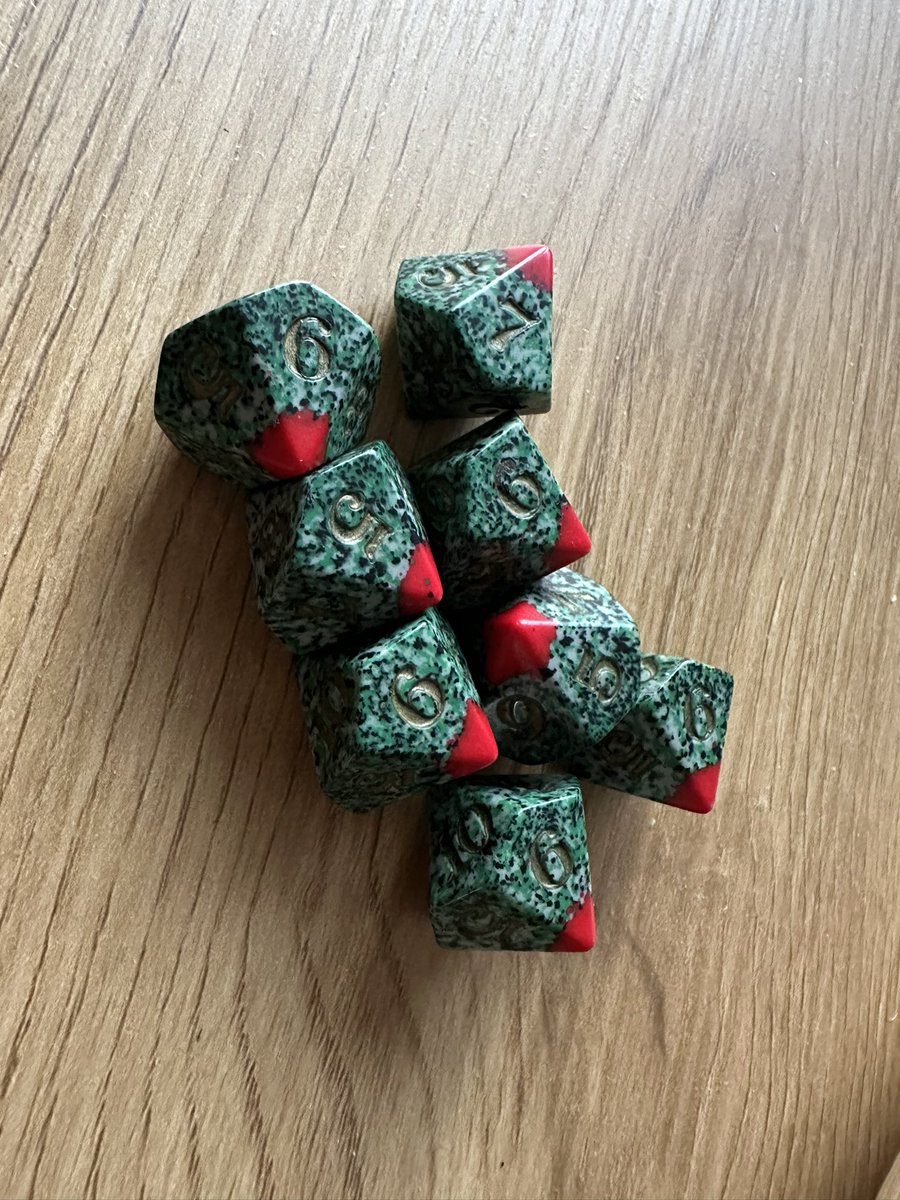 xLadyGamerx's tweet photo. Wondering if anyone would be interested in this old school set? Send me a PM! Fun fact about these dice is they were the set I used for my first play-test of “The Sacrifice” I wrote for @TheOnyxPath’s Chicago by Night. #Vampirethemasquerade #vtm #worldofdarkness #wod https://t.co/Lb5QNo4fil