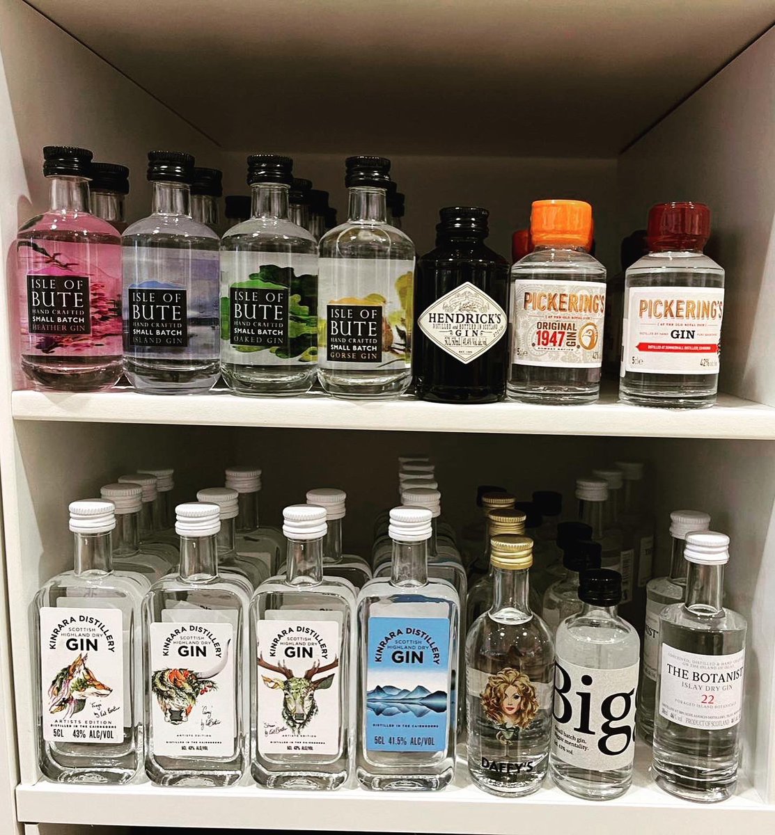 We have a fantastic range of Scottish Gins & Whisky in our stores - the perfect Christmas pick up! 🥃🍸🛍

#borninscotland #scottishgin #whisky #scotland