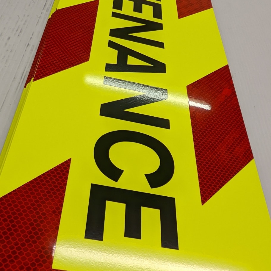 daniel_signs's tweet photo. Another batch of bilingual Chapter 8 reflective red and fluorescent yellow Highway Maintenance boards that we made for our good friends @DaysRental1 
#localbusiness #swansea #metamark #vehiclefleet #vanrental #vangraphics #transport #hiviz #transportmanager #HighwayMaintenance https://t.co/AmRBYgue78