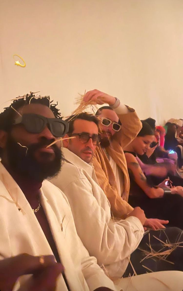 Kulturlesite_'s tweet photo. Damso x Jonathan Cohen x SCH

Actuellement au défilé Jacquemus 🔥 https://t.co/AskvsO02pn